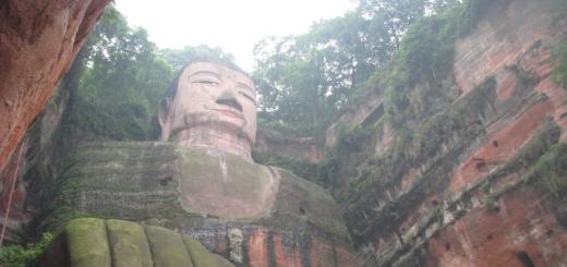 Buddha staty sten i Kina